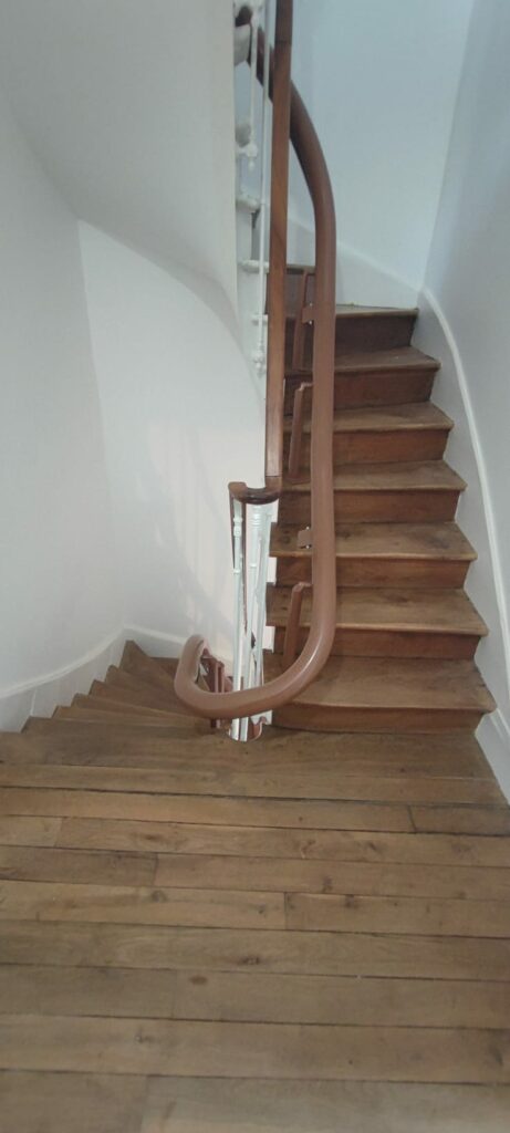 Installation monte escalier électrique courbe à Joigny (Yonne 89)